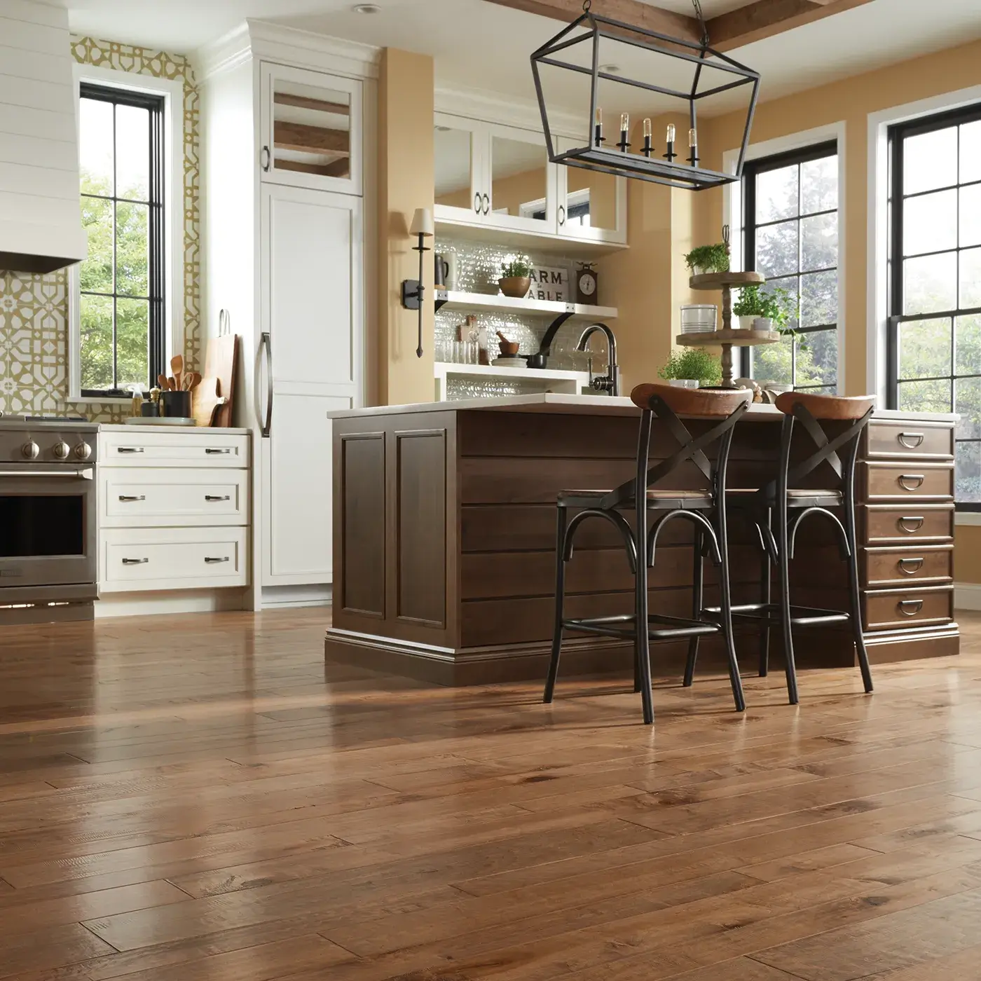 YukonMaple-SW549-01001-GoldDust-MixWidth Brown hardwood flooring in a kitchen | Joe's Floor Store